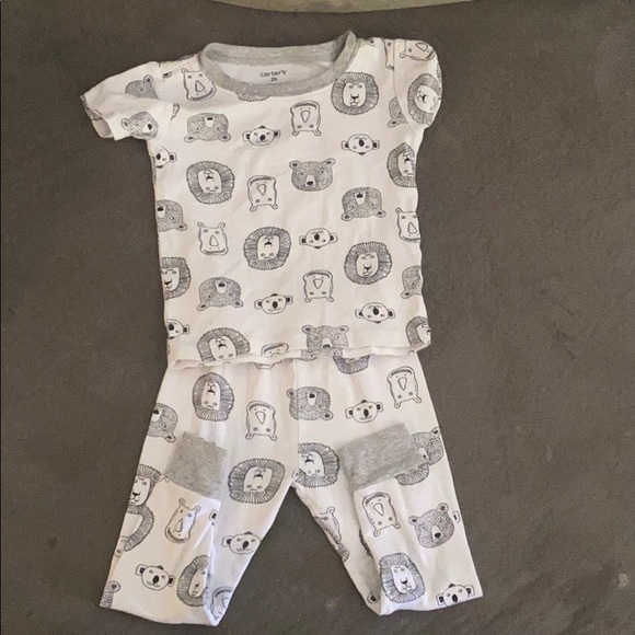 Set of 3 Toddler 2T pajamas sets. - Picture 3 of 4